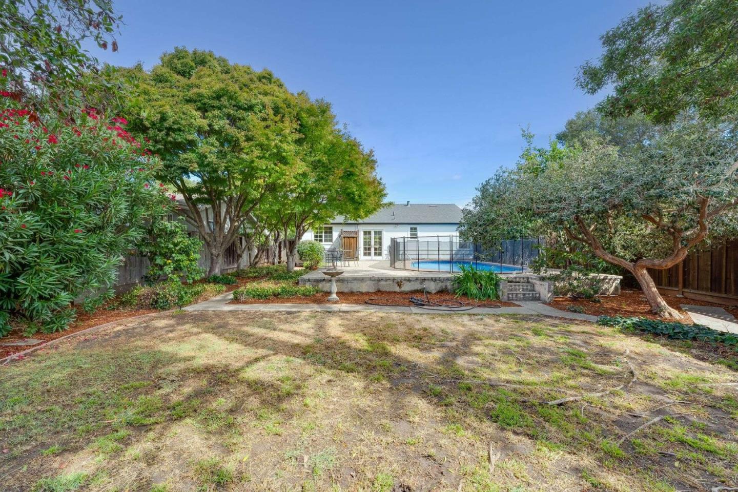 Detail Gallery Image 22 of 23 For 315 Haight St, Menlo Park,  CA 94025 - 2 Beds | 1 Baths