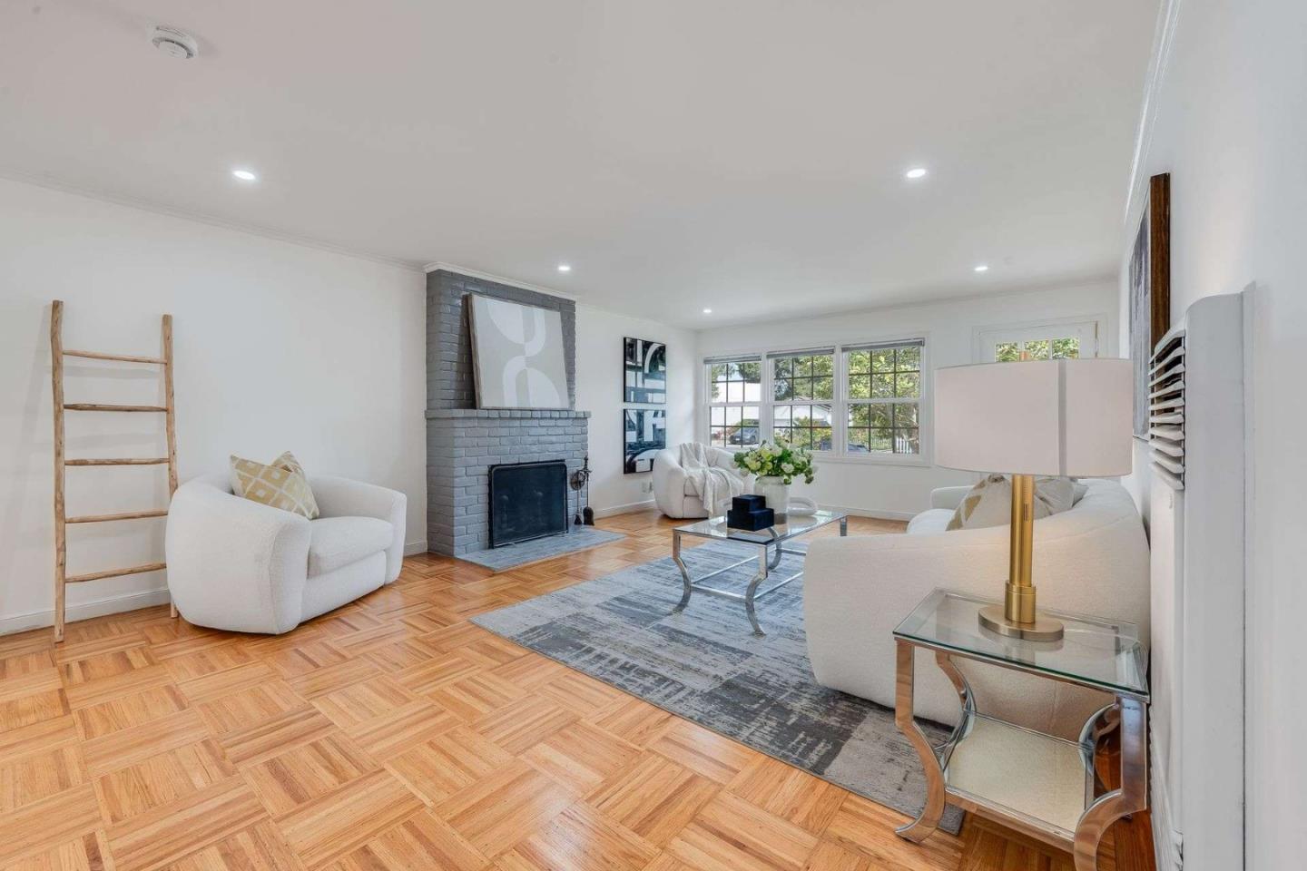 Detail Gallery Image 5 of 23 For 315 Haight St, Menlo Park,  CA 94025 - 2 Beds | 1 Baths