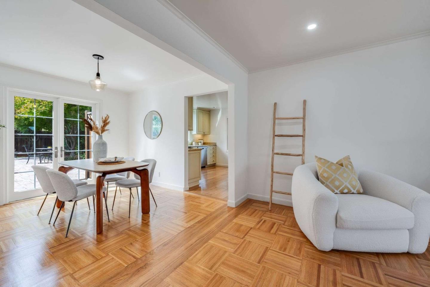 Detail Gallery Image 6 of 23 For 315 Haight St, Menlo Park,  CA 94025 - 2 Beds | 1 Baths