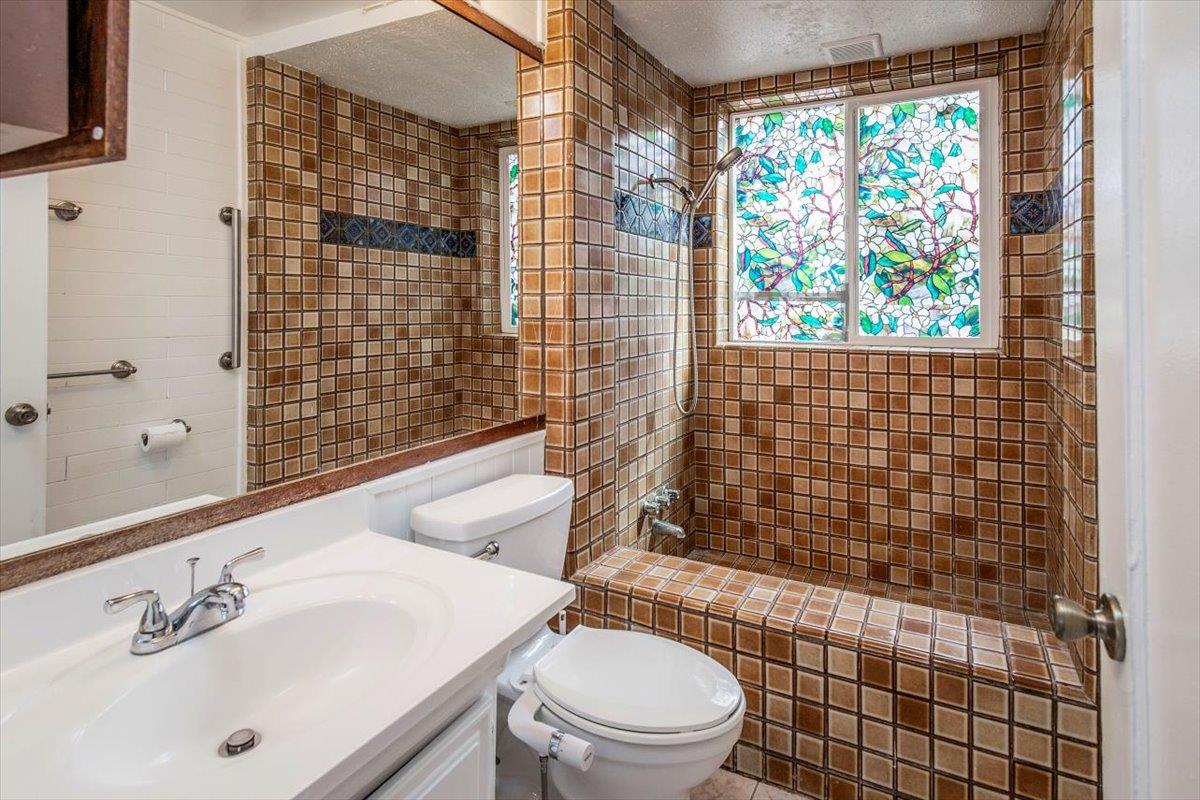 Detail Gallery Image 15 of 30 For 1472 Hampton Dr, Sunnyvale,  CA 94087 - 3 Beds | 1/1 Baths