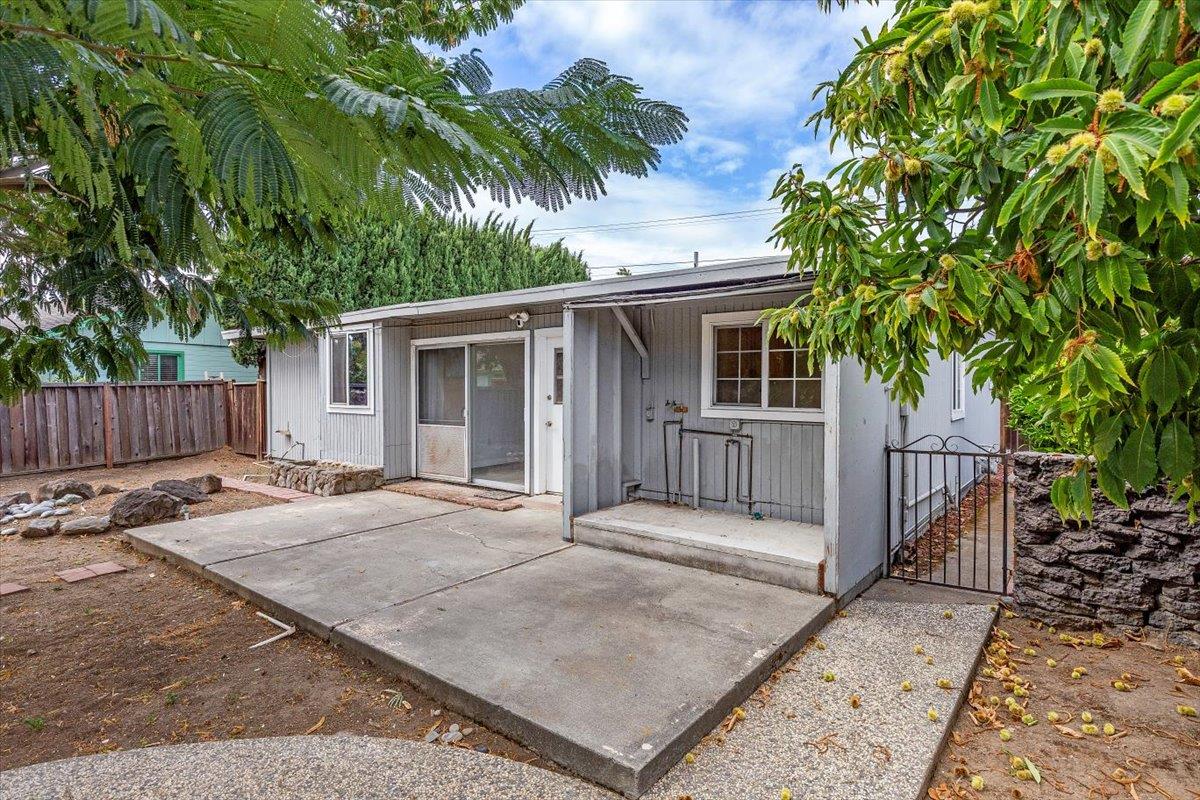 Detail Gallery Image 18 of 30 For 1472 Hampton Dr, Sunnyvale,  CA 94087 - 3 Beds | 1/1 Baths