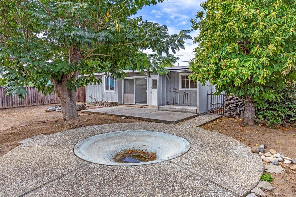 Detail Gallery Image 22 of 30 For 1472 Hampton Dr, Sunnyvale,  CA 94087 - 3 Beds | 1/1 Baths