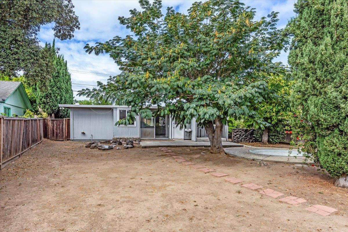 Detail Gallery Image 23 of 30 For 1472 Hampton Dr, Sunnyvale,  CA 94087 - 3 Beds | 1/1 Baths