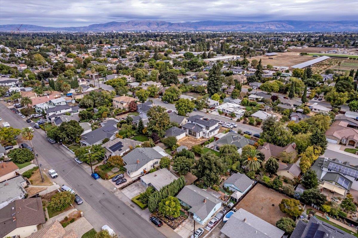 Detail Gallery Image 27 of 30 For 1472 Hampton Dr, Sunnyvale,  CA 94087 - 3 Beds | 1/1 Baths