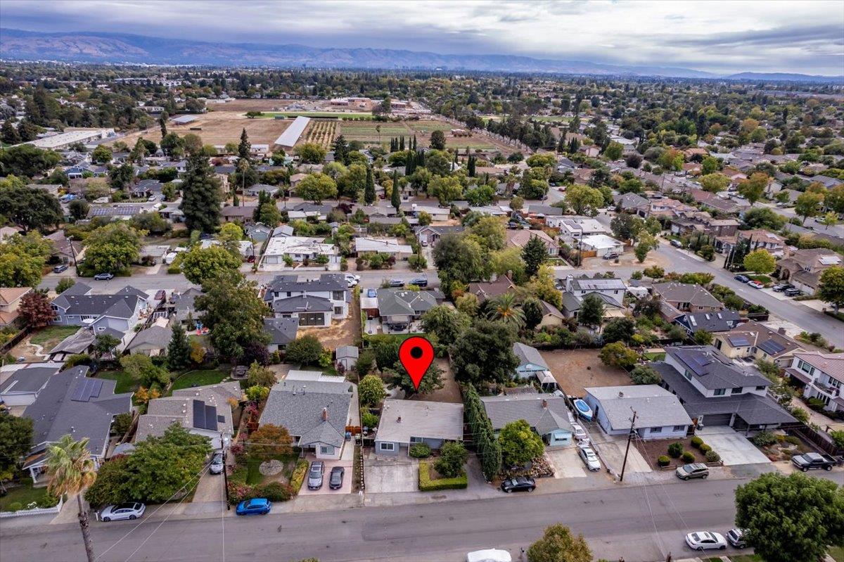 Detail Gallery Image 28 of 30 For 1472 Hampton Dr, Sunnyvale,  CA 94087 - 3 Beds | 1/1 Baths