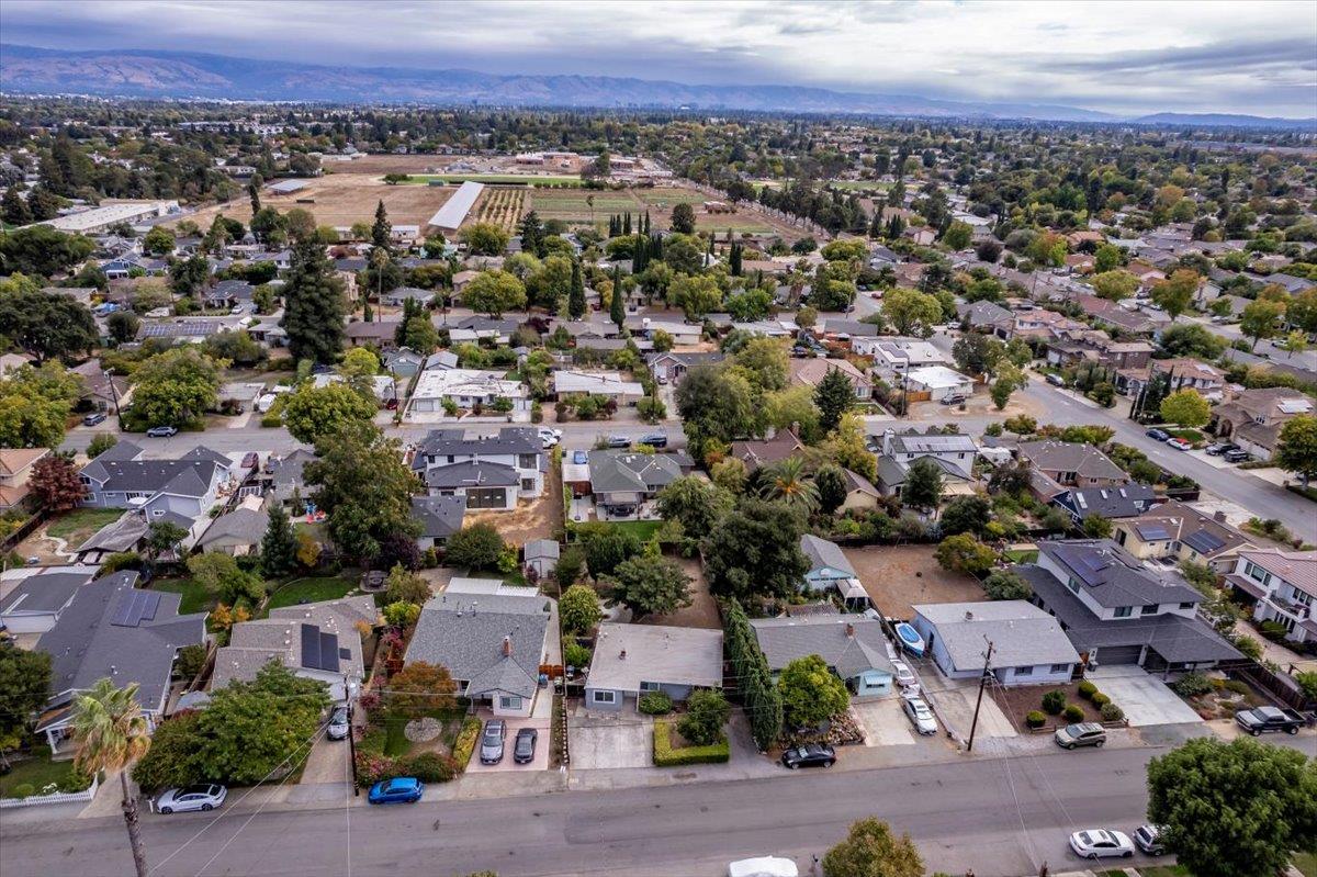 Detail Gallery Image 29 of 30 For 1472 Hampton Dr, Sunnyvale,  CA 94087 - 3 Beds | 1/1 Baths