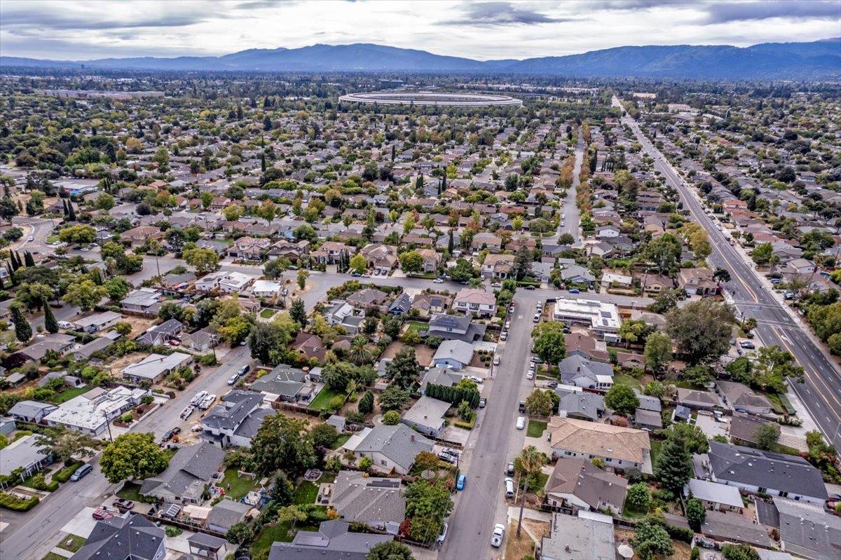 Detail Gallery Image 30 of 30 For 1472 Hampton Dr, Sunnyvale,  CA 94087 - 3 Beds | 1/1 Baths