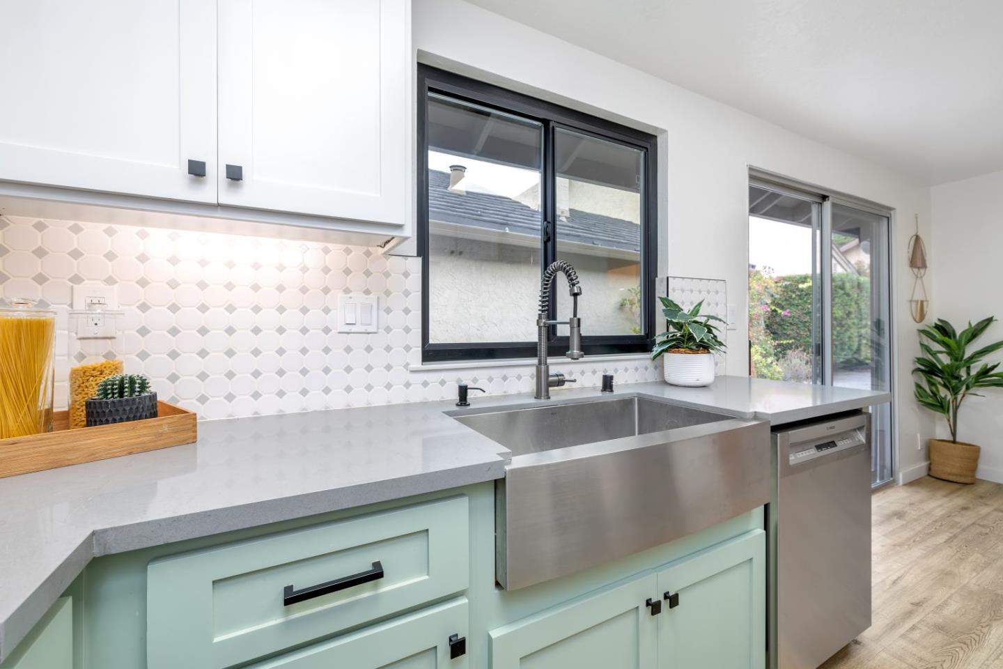 Detail Gallery Image 10 of 36 For 2714 Mabury Sq, San Jose,  CA 95133 - 3 Beds | 2 Baths