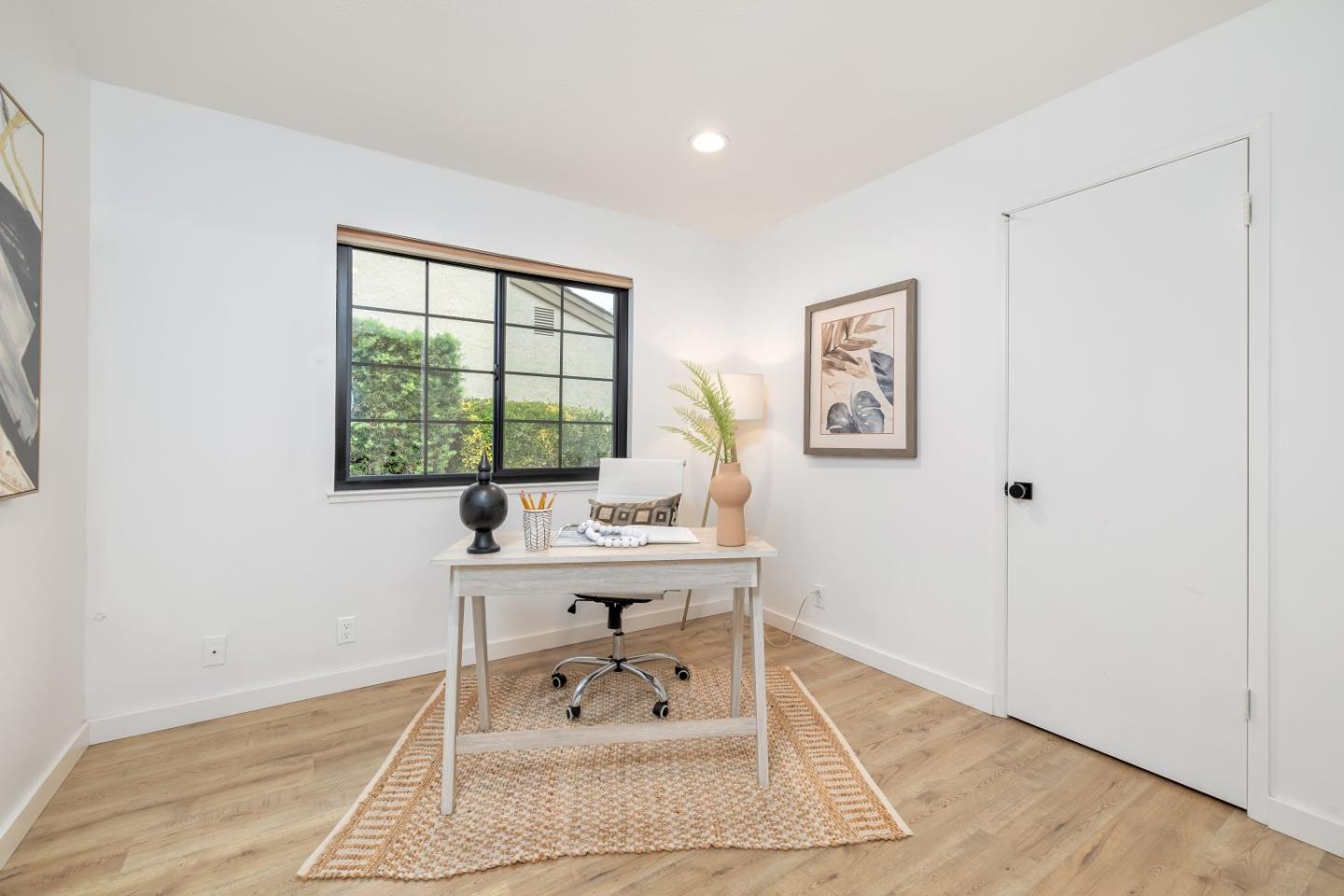 Detail Gallery Image 12 of 36 For 2714 Mabury Sq, San Jose,  CA 95133 - 3 Beds | 2 Baths