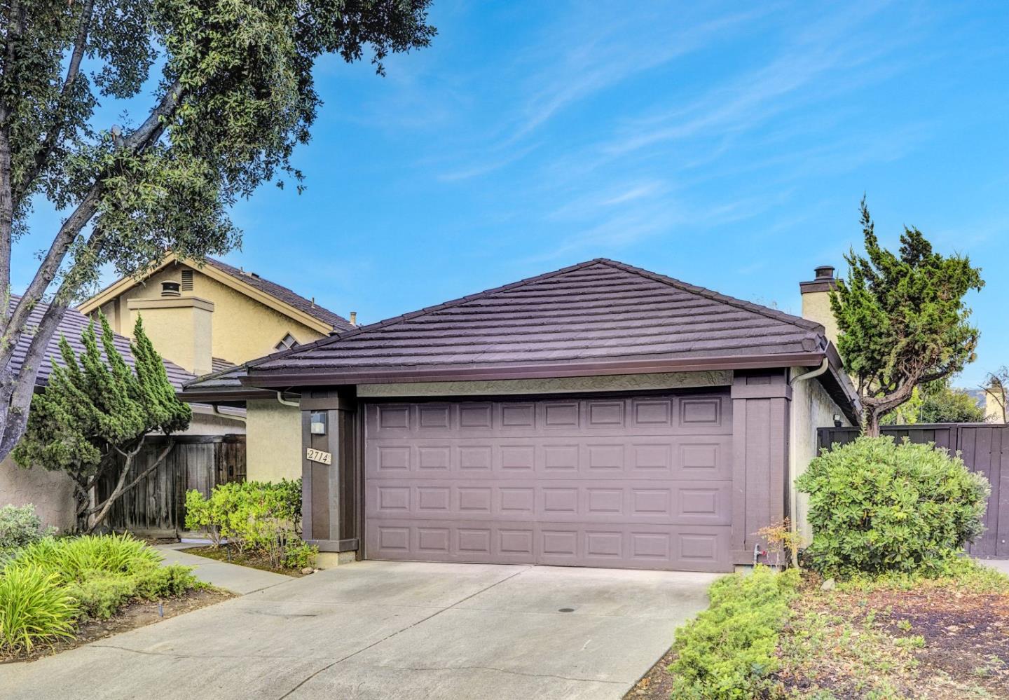 Detail Gallery Image 2 of 36 For 2714 Mabury Sq, San Jose,  CA 95133 - 3 Beds | 2 Baths