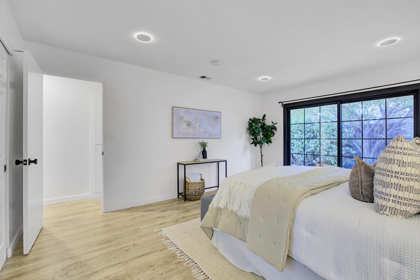 Detail Gallery Image 24 of 36 For 2714 Mabury Sq, San Jose,  CA 95133 - 3 Beds | 2 Baths