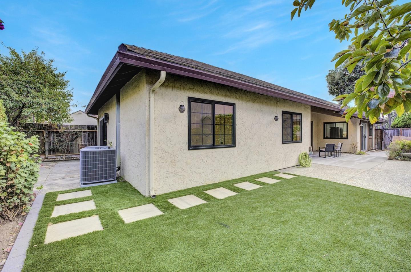 Detail Gallery Image 30 of 36 For 2714 Mabury Sq, San Jose,  CA 95133 - 3 Beds | 2 Baths