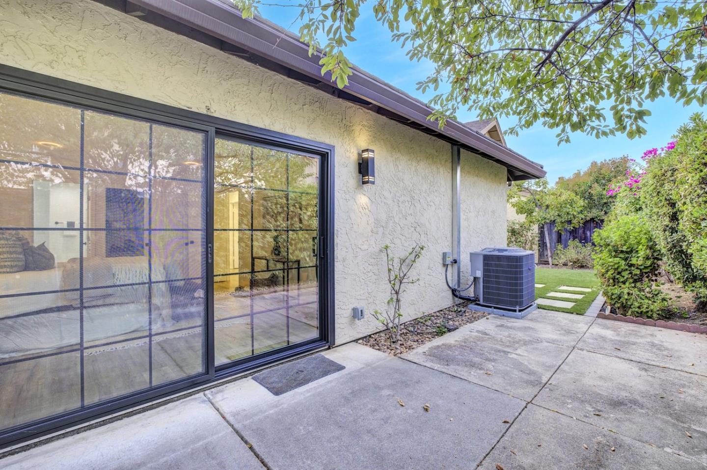 Detail Gallery Image 31 of 36 For 2714 Mabury Sq, San Jose,  CA 95133 - 3 Beds | 2 Baths