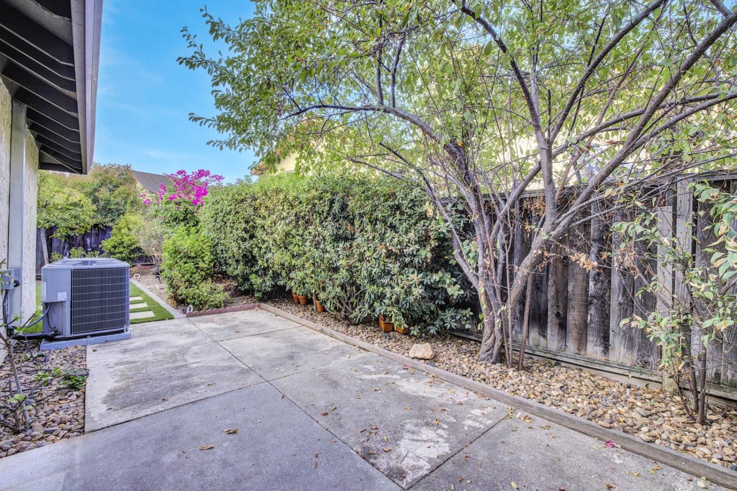 Detail Gallery Image 32 of 36 For 2714 Mabury Sq, San Jose,  CA 95133 - 3 Beds | 2 Baths