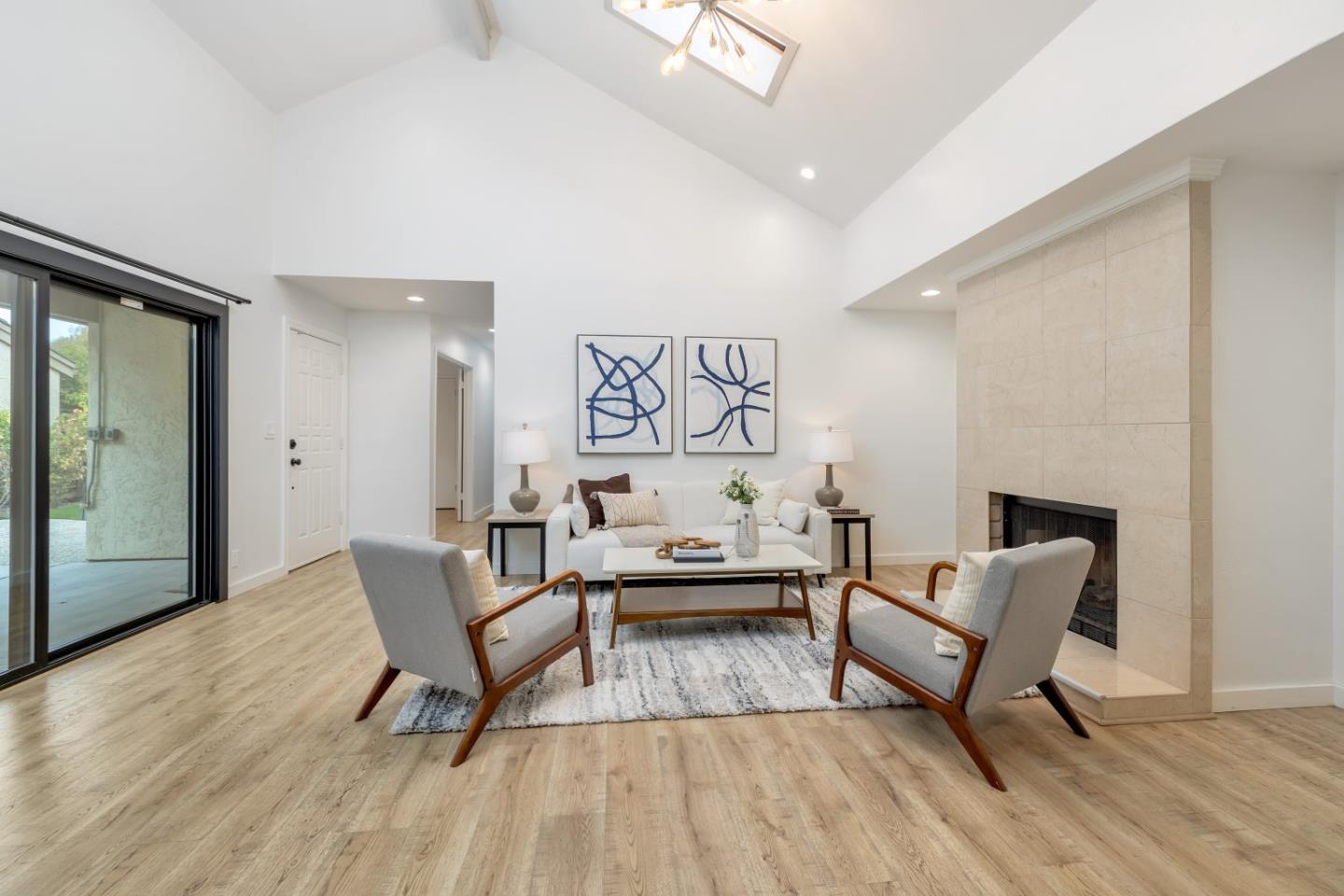 Detail Gallery Image 5 of 36 For 2714 Mabury Sq, San Jose,  CA 95133 - 3 Beds | 2 Baths