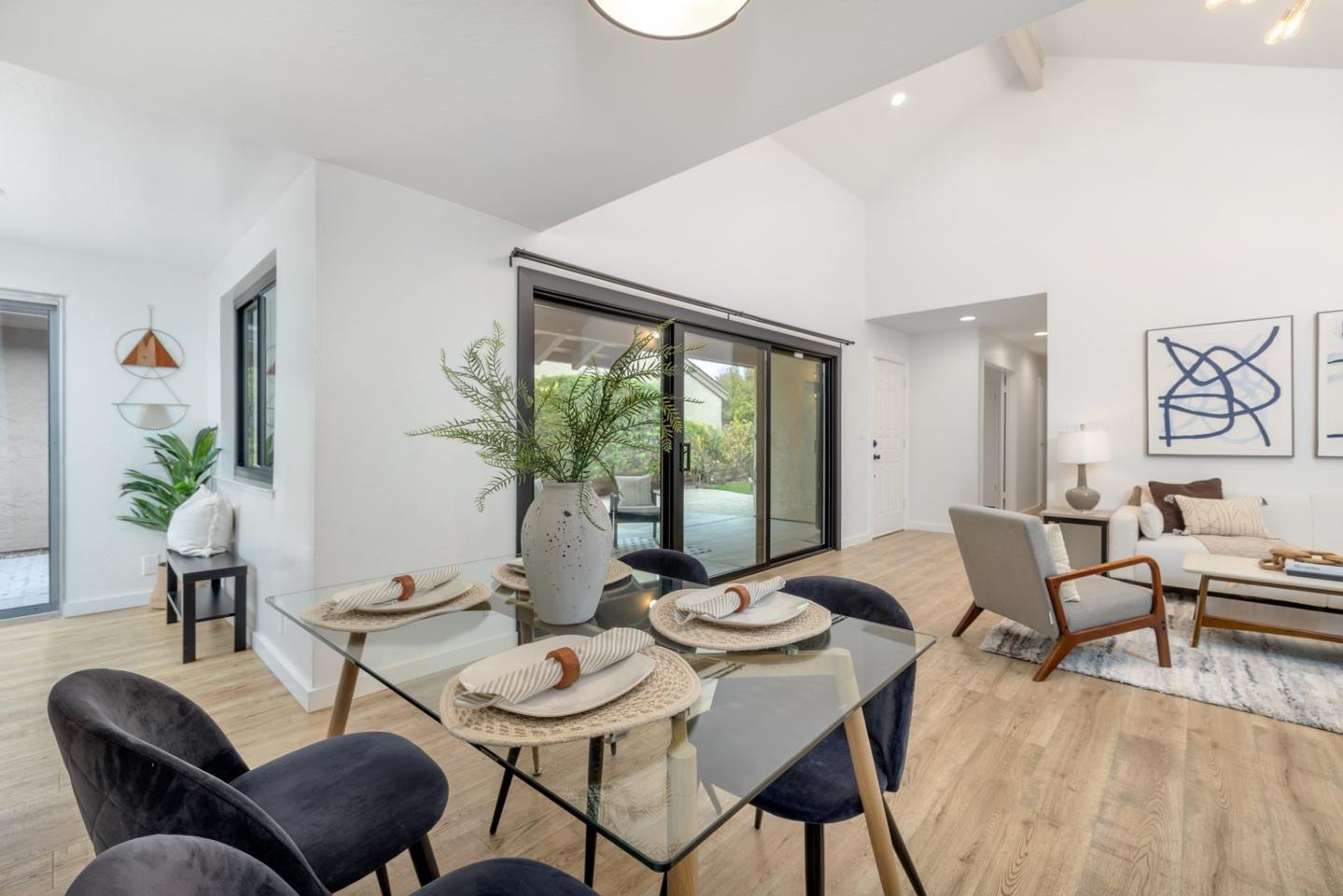 Detail Gallery Image 6 of 36 For 2714 Mabury Sq, San Jose,  CA 95133 - 3 Beds | 2 Baths