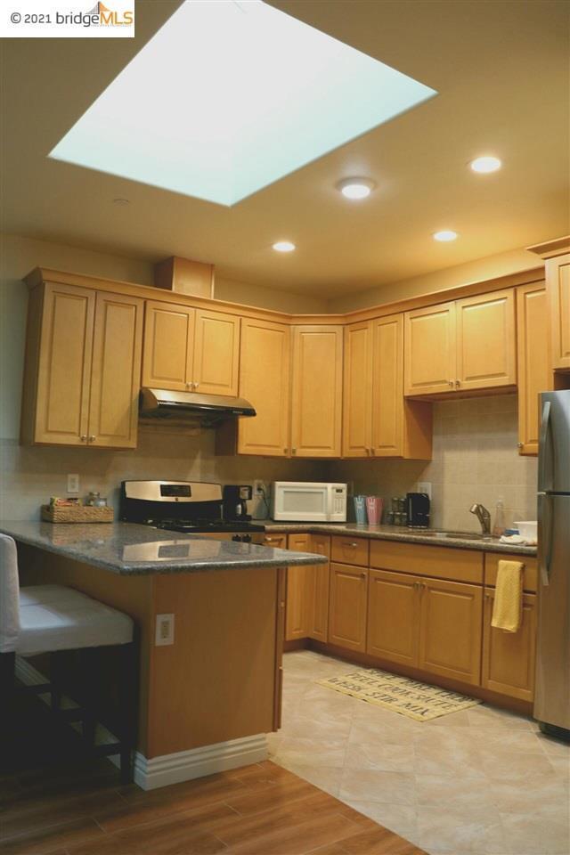 Detail Gallery Image 15 of 18 For 1616 International Blvd, Oakland,  CA 94606 - – Beds | – Baths