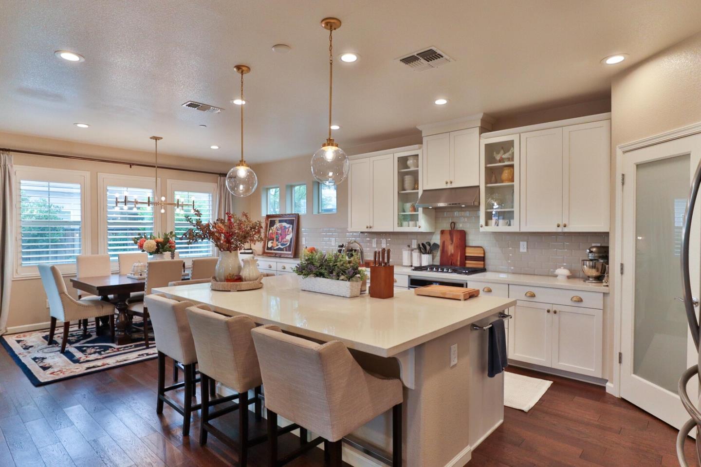 Detail Gallery Image 11 of 80 For 722 Carver Pl, Gilroy,  CA 95020 - 4 Beds | 3 Baths