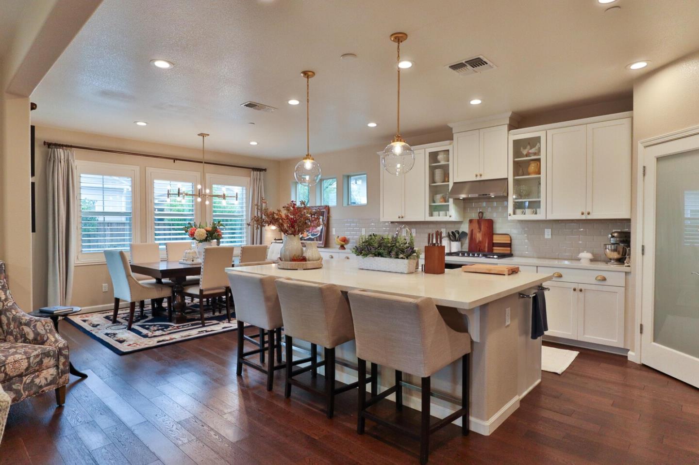 Detail Gallery Image 12 of 80 For 722 Carver Pl, Gilroy,  CA 95020 - 4 Beds | 3 Baths