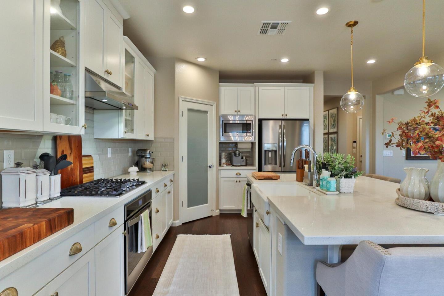 Detail Gallery Image 16 of 80 For 722 Carver Pl, Gilroy,  CA 95020 - 4 Beds | 3 Baths