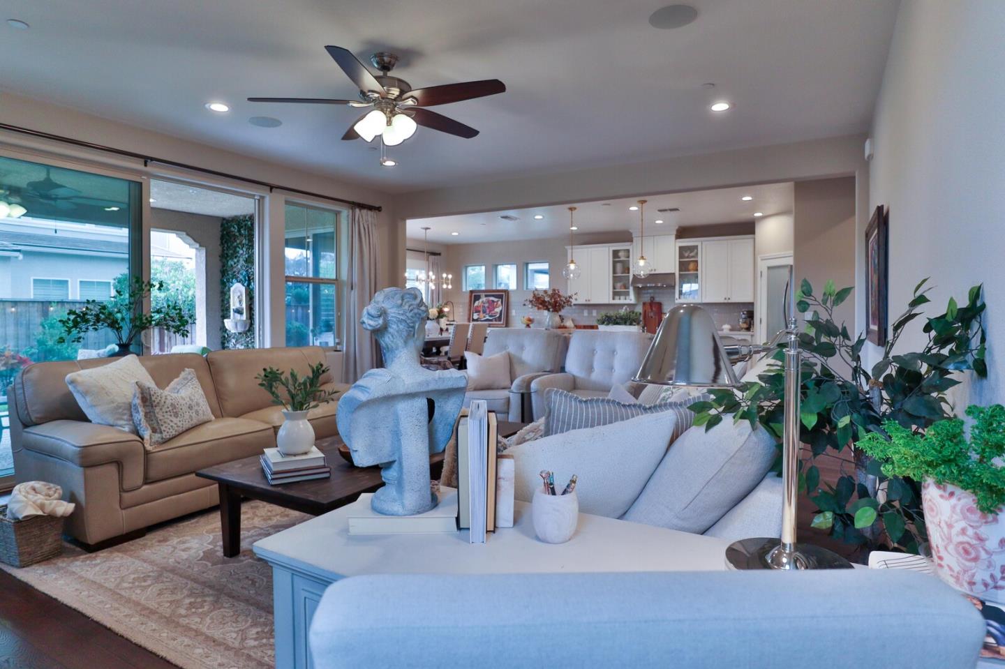 Detail Gallery Image 26 of 80 For 722 Carver Pl, Gilroy,  CA 95020 - 4 Beds | 3 Baths