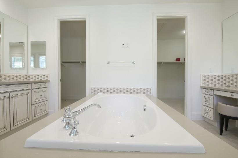 Detail Gallery Image 12 of 15 For 4961 Ashville, Huntington Beach,  CA 92649 - 6 Beds | 5/1 Baths