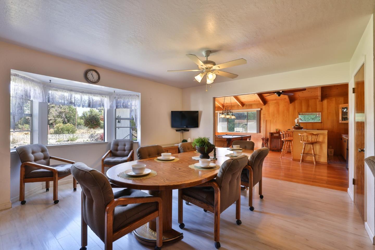 Detail Gallery Image 12 of 46 For 14001 Chester Ave, Saratoga,  CA 95070 - 4 Beds | 3 Baths