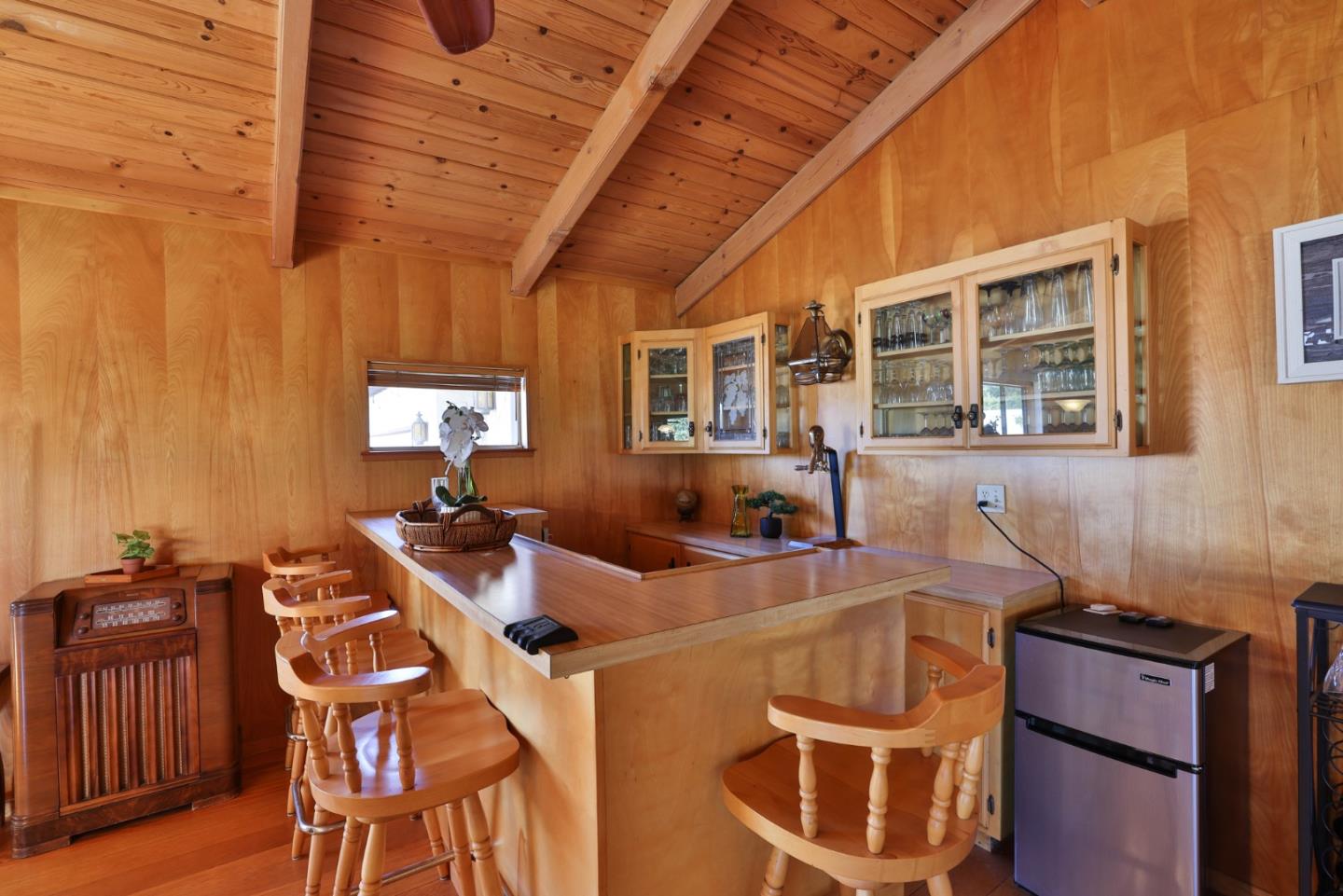 Detail Gallery Image 15 of 46 For 14001 Chester Ave, Saratoga,  CA 95070 - 4 Beds | 3 Baths