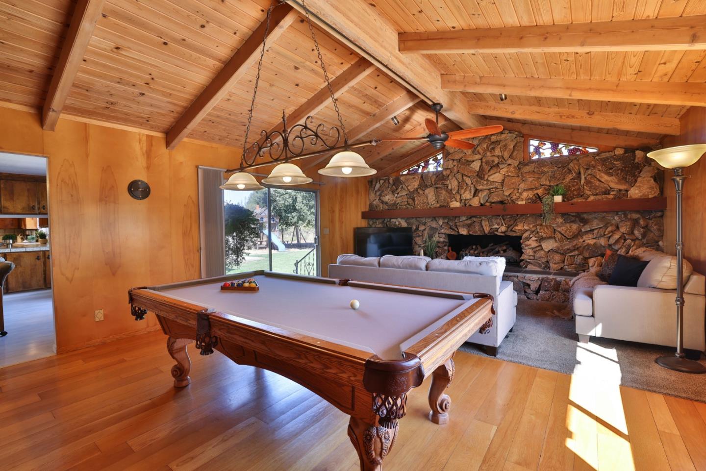 Detail Gallery Image 16 of 46 For 14001 Chester Ave, Saratoga,  CA 95070 - 4 Beds | 3 Baths