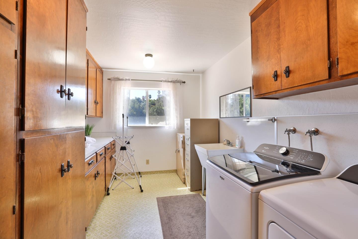 Detail Gallery Image 28 of 46 For 14001 Chester Ave, Saratoga,  CA 95070 - 4 Beds | 3 Baths