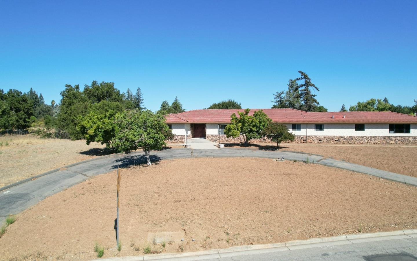 Detail Gallery Image 30 of 46 For 14001 Chester Ave, Saratoga,  CA 95070 - 4 Beds | 3 Baths