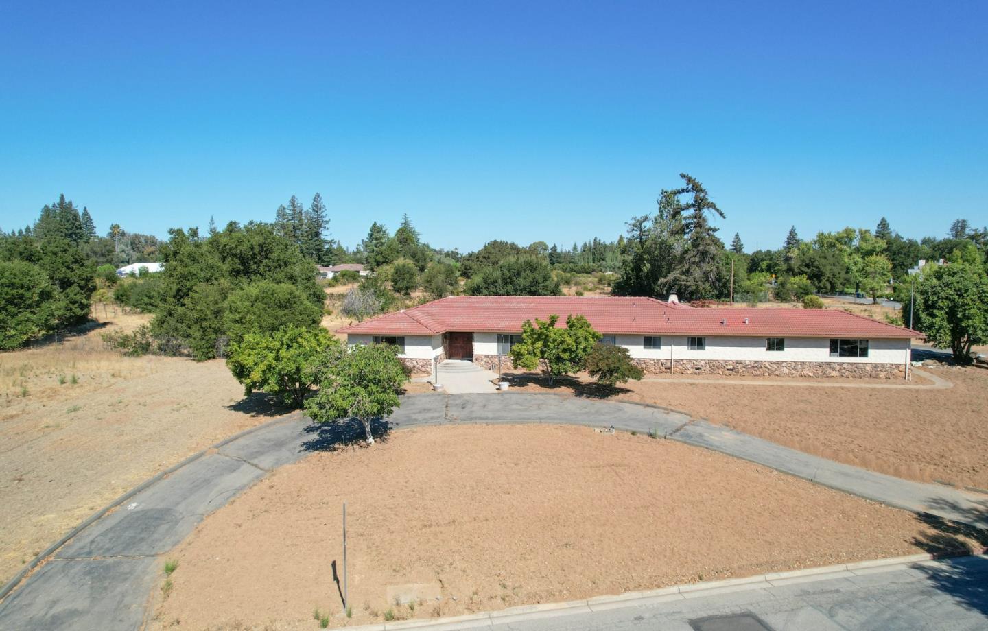 Detail Gallery Image 31 of 46 For 14001 Chester Ave, Saratoga,  CA 95070 - 4 Beds | 3 Baths