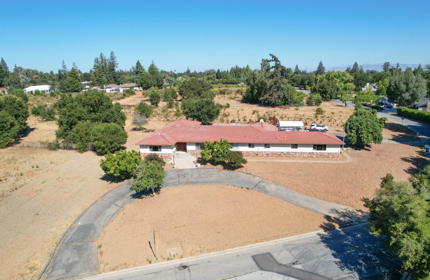 Detail Gallery Image 32 of 46 For 14001 Chester Ave, Saratoga,  CA 95070 - 4 Beds | 3 Baths