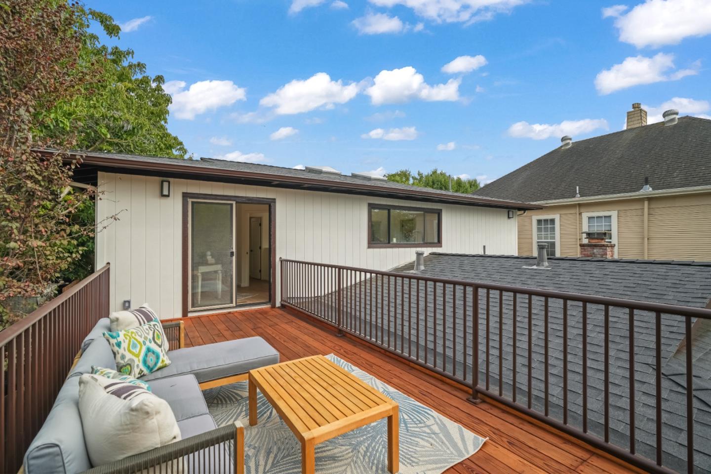 Detail Gallery Image 33 of 45 For 148 Myrtle St, Santa Cruz,  CA 95060 - 5 Beds | 3 Baths