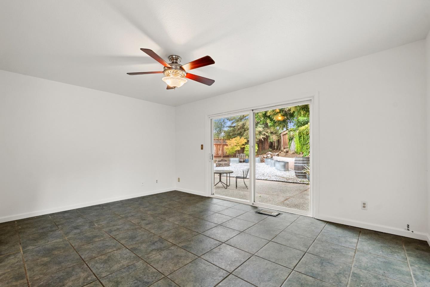 Detail Gallery Image 21 of 53 For 1091 Century Dr, Napa,  CA 94558 - 4 Beds | 2 Baths