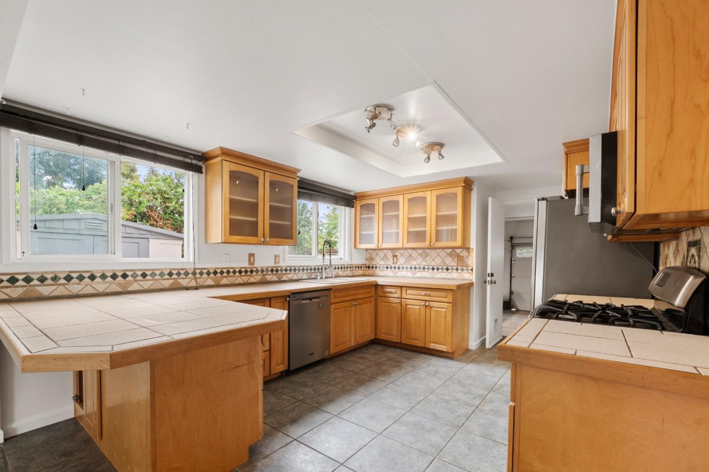 Detail Gallery Image 24 of 53 For 1091 Century Dr, Napa,  CA 94558 - 4 Beds | 2 Baths