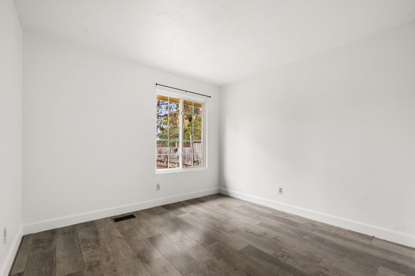 Detail Gallery Image 33 of 53 For 1091 Century Dr, Napa,  CA 94558 - 4 Beds | 2 Baths