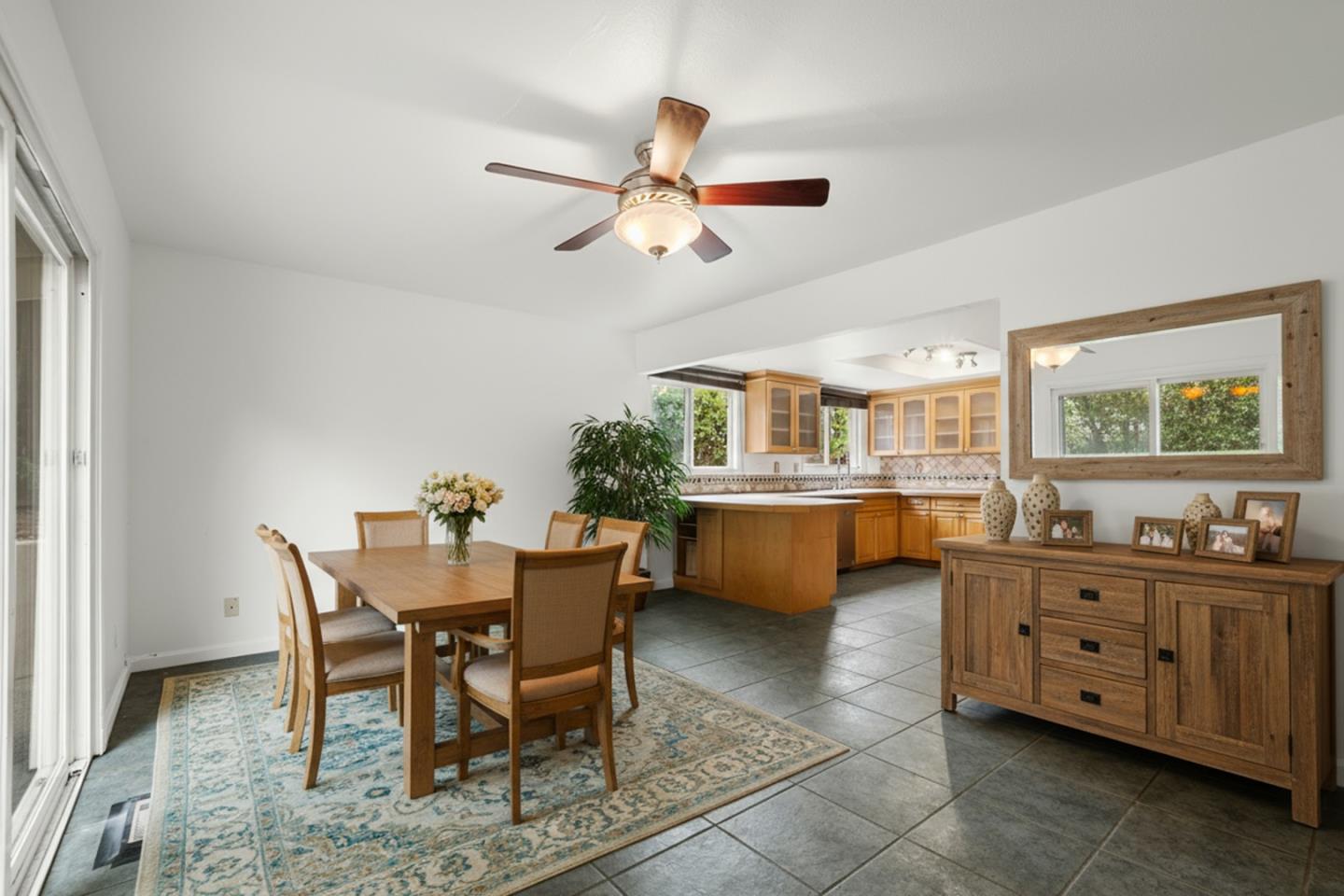 Detail Gallery Image 8 of 53 For 1091 Century Dr, Napa,  CA 94558 - 4 Beds | 2 Baths