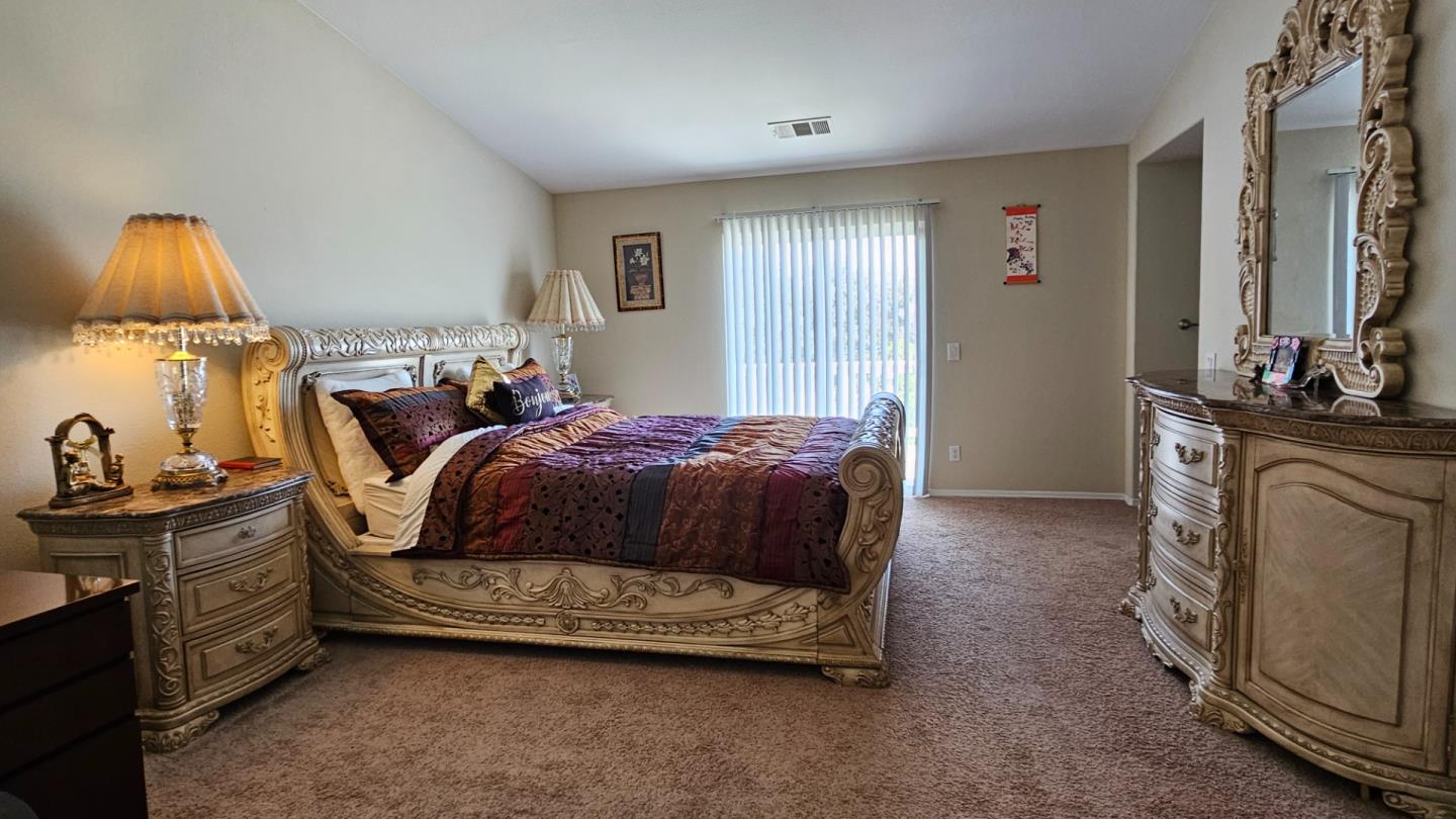 Detail Gallery Image 12 of 38 For 13416 Silver Stirrup Dr, Corona,  CA 92883 - 5 Beds | 2/1 Baths