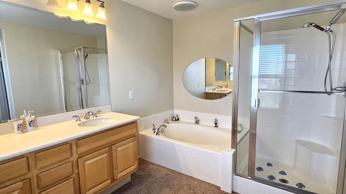 Detail Gallery Image 14 of 38 For 13416 Silver Stirrup Dr, Corona,  CA 92883 - 5 Beds | 2/1 Baths