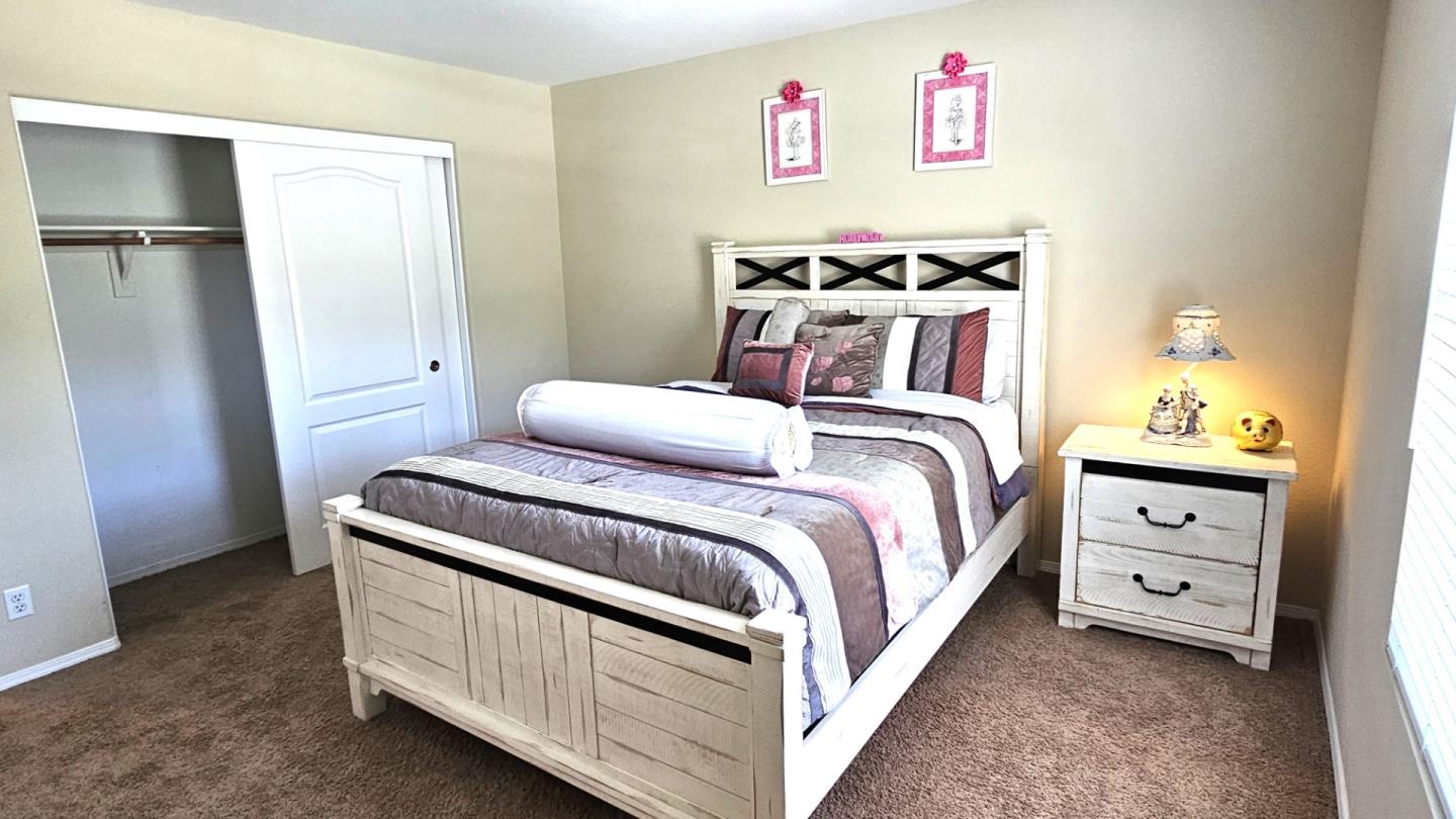 Detail Gallery Image 20 of 38 For 13416 Silver Stirrup Dr, Corona,  CA 92883 - 5 Beds | 2/1 Baths