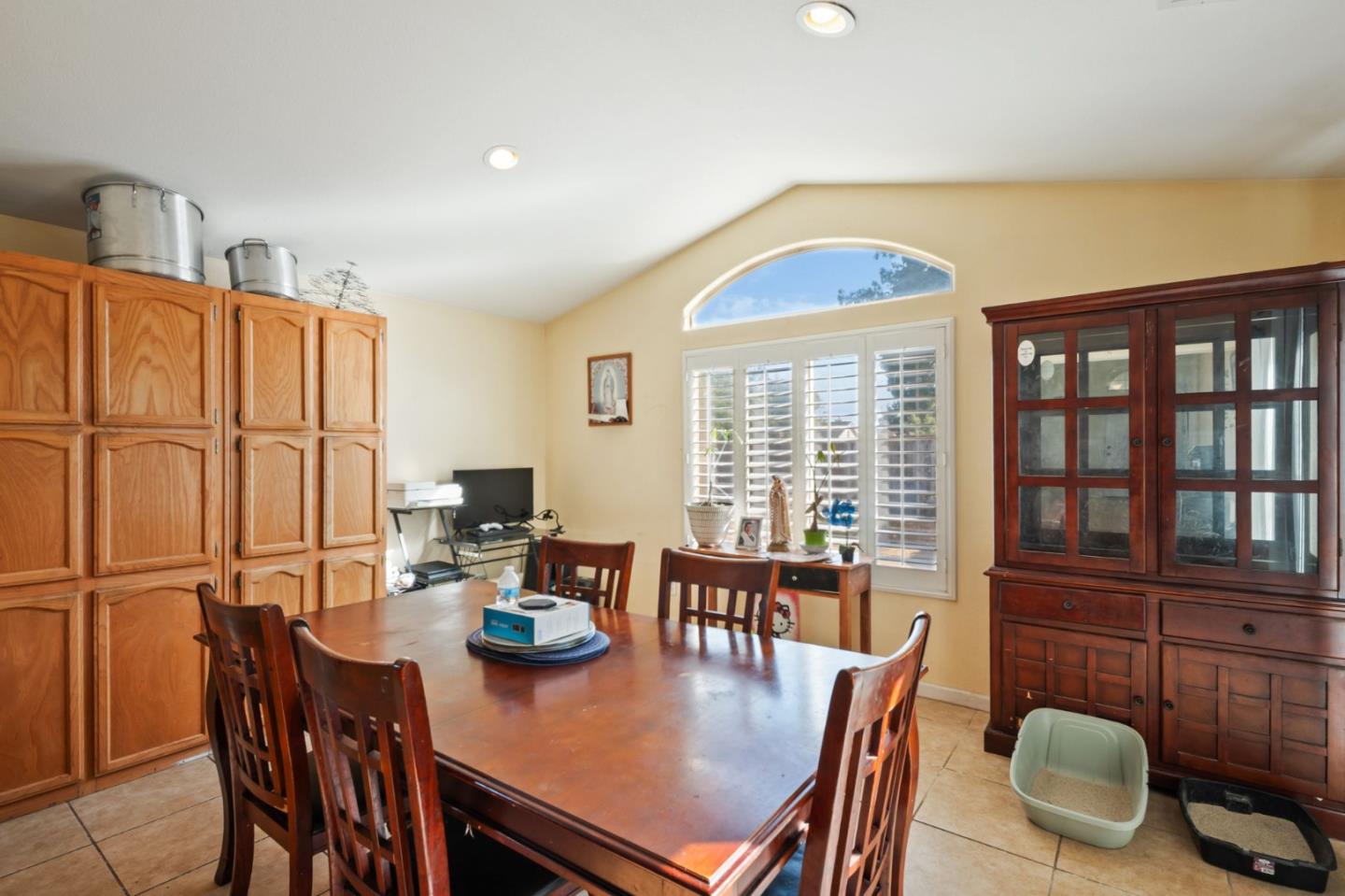 Detail Gallery Image 10 of 21 For 1261 South St, Hollister,  CA 95023 - 3 Beds | 2 Baths