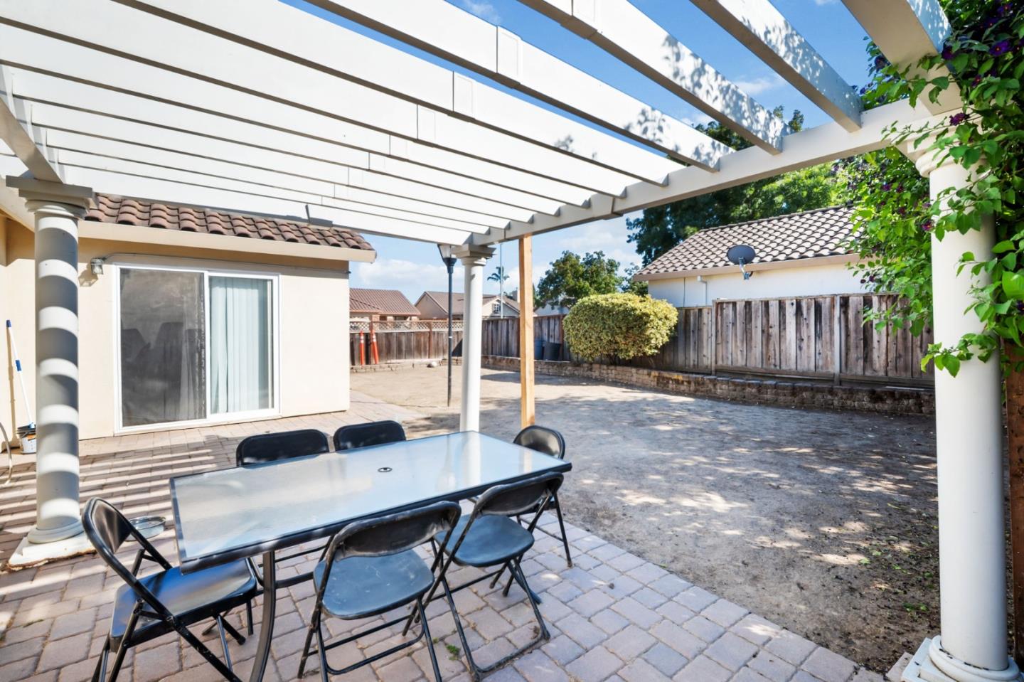 Detail Gallery Image 13 of 21 For 1261 South St, Hollister,  CA 95023 - 3 Beds | 2 Baths