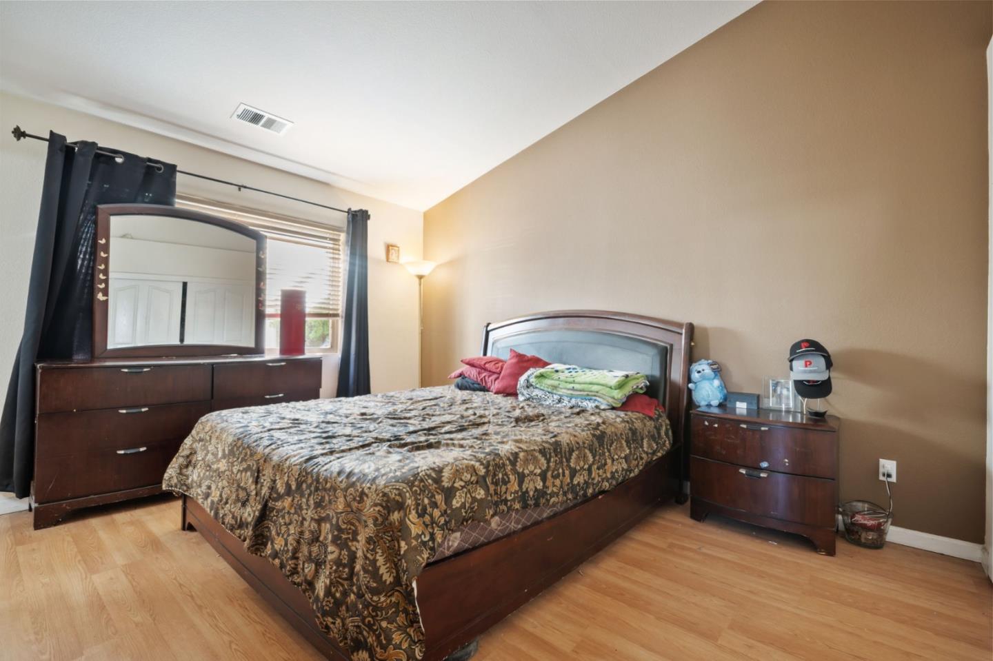 Detail Gallery Image 18 of 21 For 1261 South St, Hollister,  CA 95023 - 3 Beds | 2 Baths