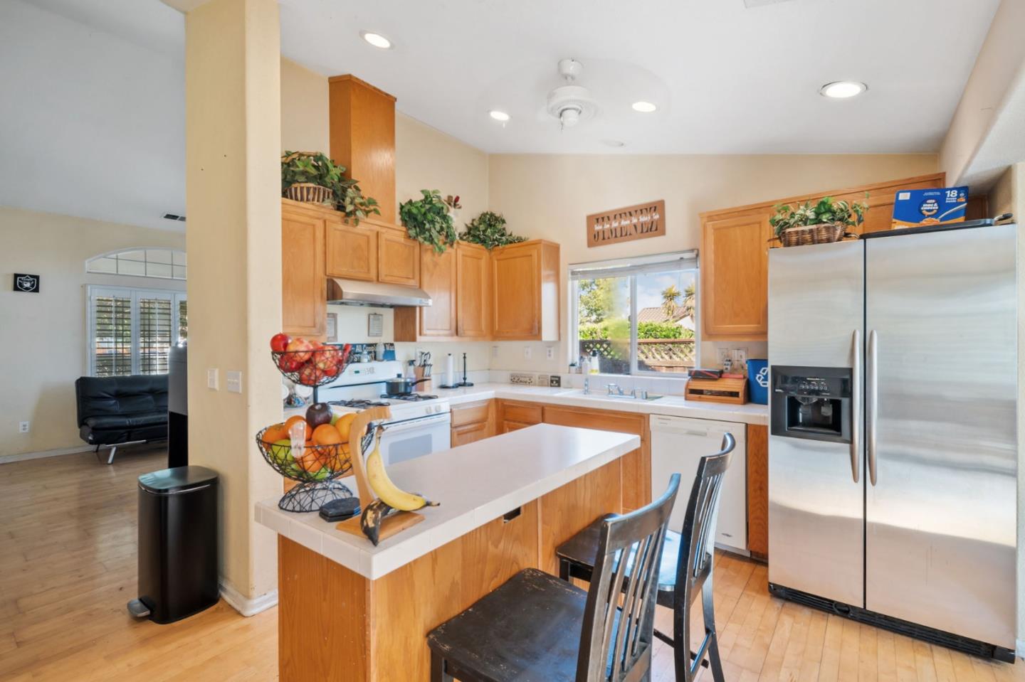 Detail Gallery Image 9 of 21 For 1261 South St, Hollister,  CA 95023 - 3 Beds | 2 Baths