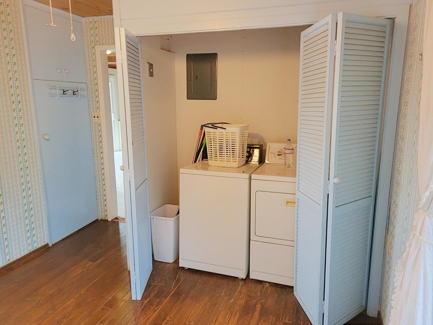 Detail Gallery Image 14 of 47 For 3360 Merrill Rd, Aptos,  CA 95003 - 3 Beds | 1/1 Baths