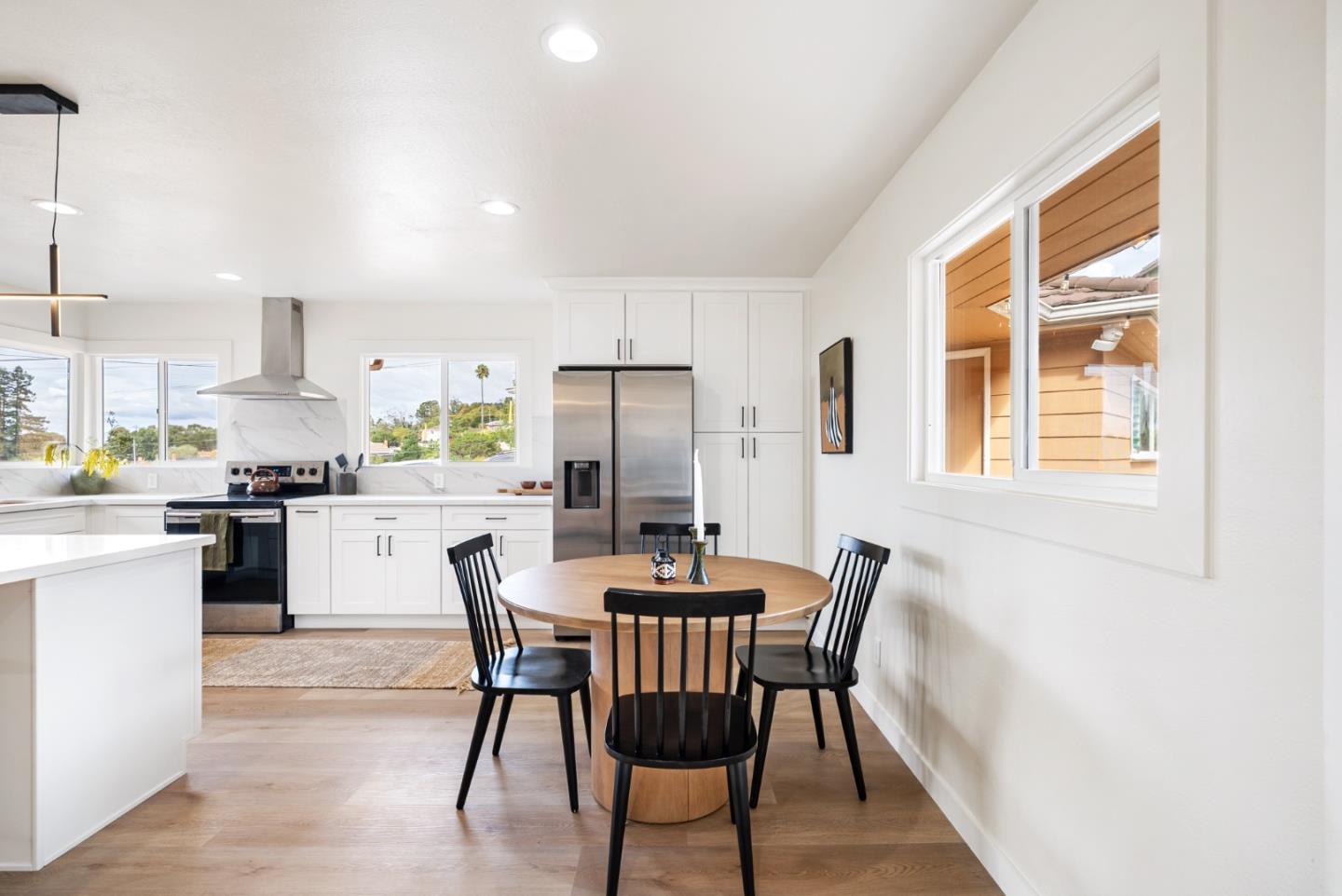 Detail Gallery Image 10 of 44 For 3375 East Ave, Hayward,  CA 94541 - 4 Beds | 3 Baths