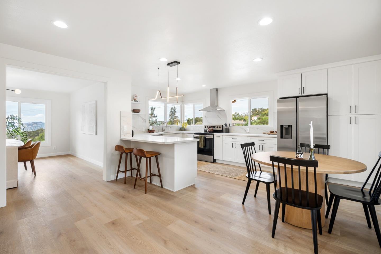 Detail Gallery Image 12 of 44 For 3375 East Ave, Hayward,  CA 94541 - 4 Beds | 3 Baths