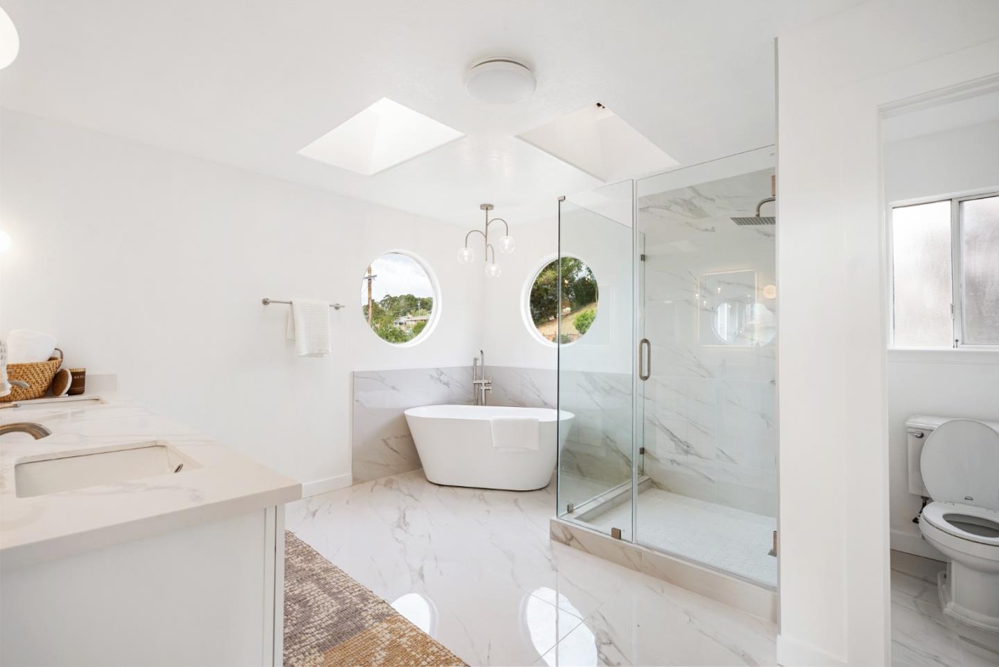 Detail Gallery Image 19 of 44 For 3375 East Ave, Hayward,  CA 94541 - 4 Beds | 3 Baths