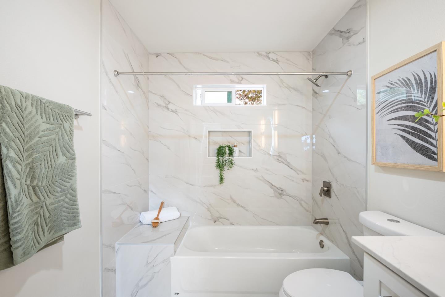 Detail Gallery Image 27 of 44 For 3375 East Ave, Hayward,  CA 94541 - 4 Beds | 3 Baths